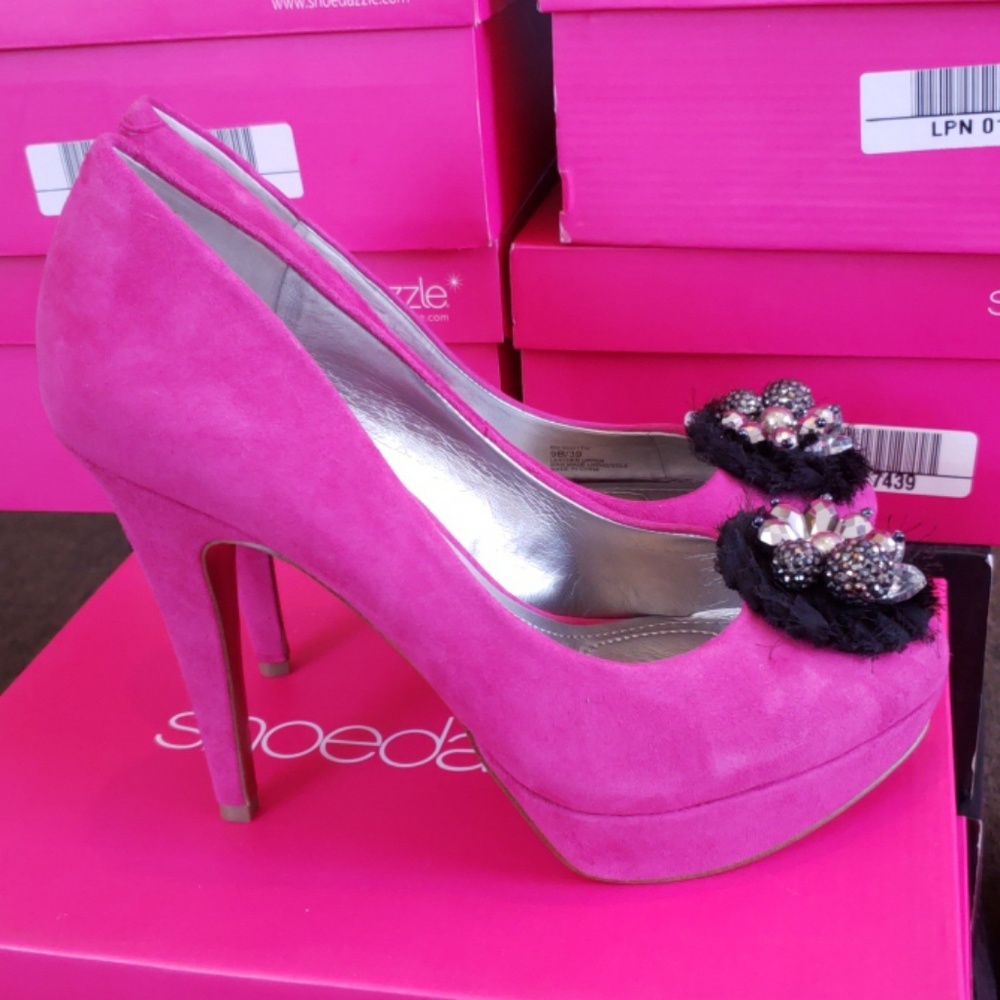 BCBG Fuchsia Jeweled Pumps Size 9 New Never Worn